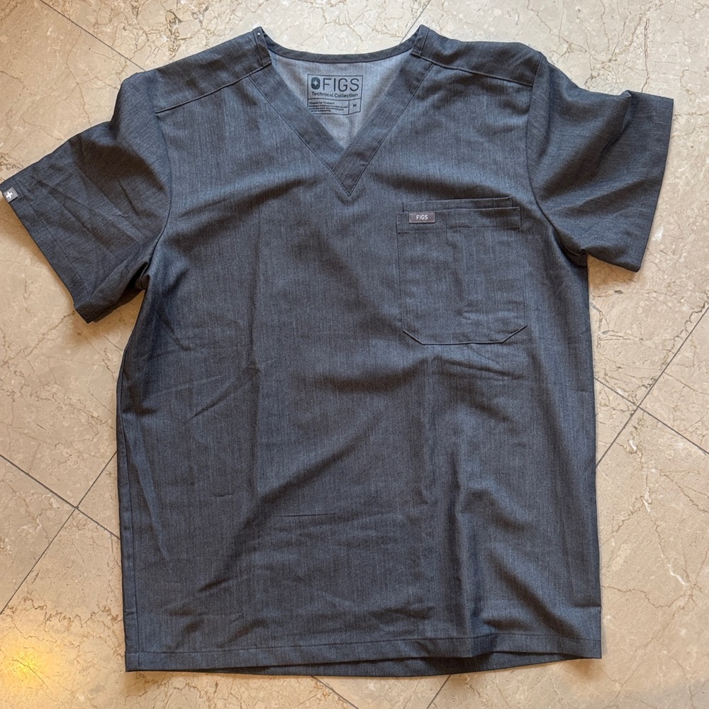 NWOT FIGS Men's Charcoal Short Sleeve V-Neck Medical Top - Medium
